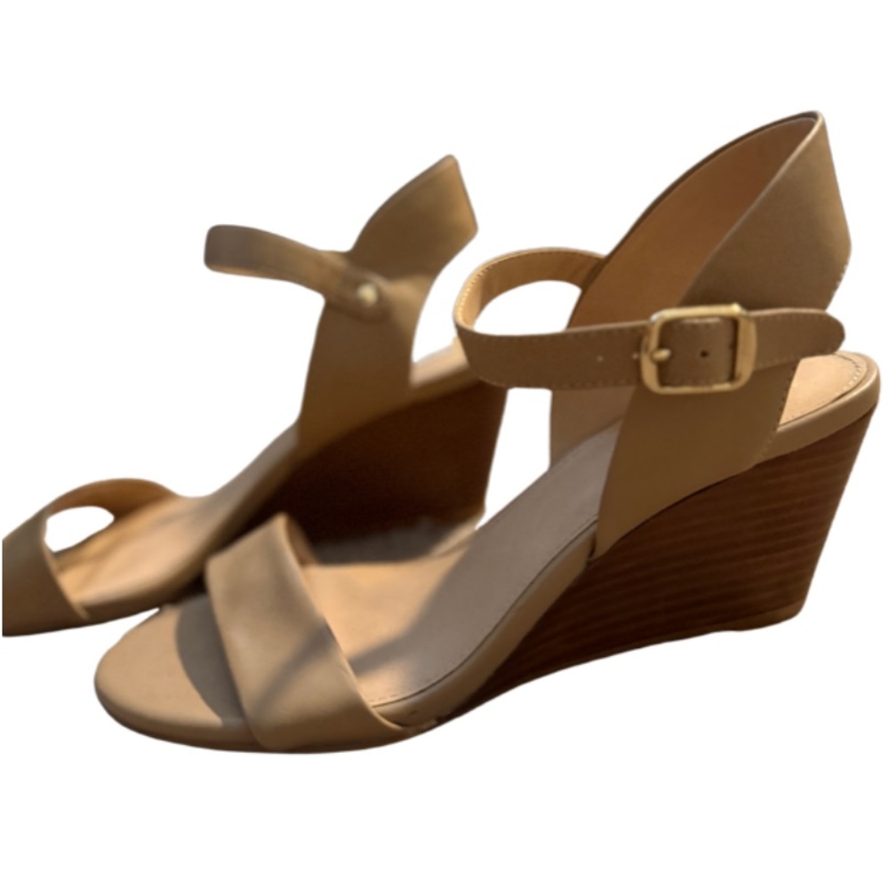 Steve Madden Beige Wedge Sandals